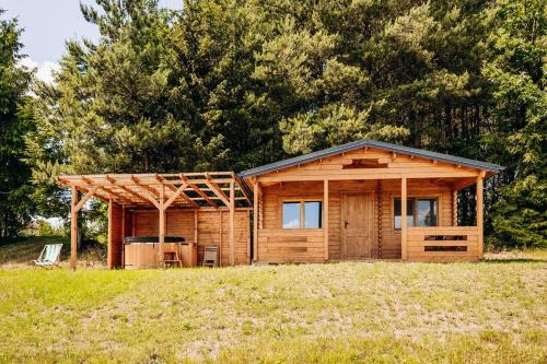 Chatka na Wzgórzu, Jacuzzi, Staw z możliwością łowienia ryb, Cisza, Spokój (Chatka na Wzgorzu, Jacuzzi, Staw z mozliwoscia lowienia ryb, Cisza, Spokoj) in Барчево