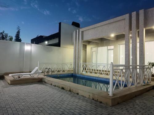 White House - Stylish Villa with Pool, Baku