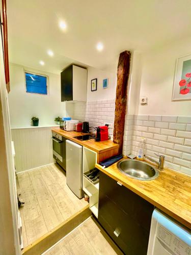 keittiö, Hotel Du Globe Paris in 2nd - Louvre - Bourse