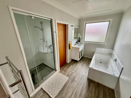 Comfort & Warmth at Stag Lodge Near Queens Park, Invercargill (zdjęcie 7)