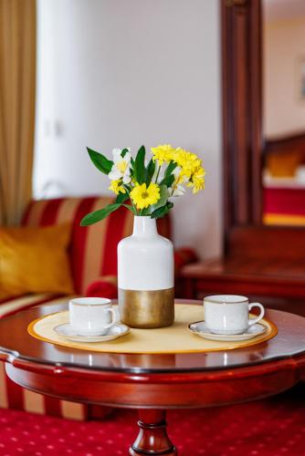 Superior Double Room with Balcony and Sea View image 7