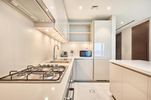 STAY BY LATINEM Luxury 2BR Holiday Home CVG 1007 Near Downtown, Dubai (photo 7)