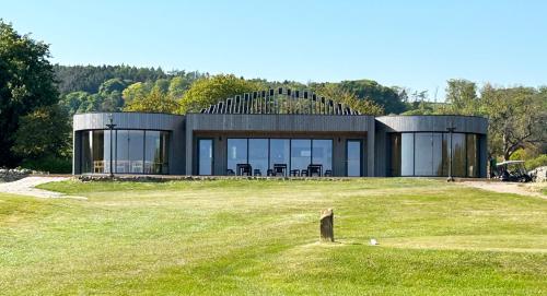 Eco-Lodge with sea view Charleton Estate in Колінсберг