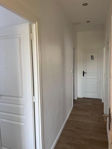 Haut de maison nicoise - Calme, Charme et Vu Degagee sur les Collines in Ventabrun