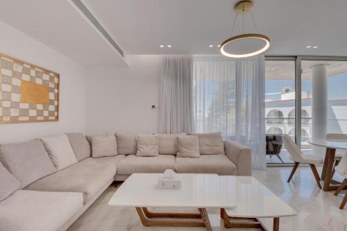 Two-Bedroom Apartment room in Oniro Suites Makenzy
