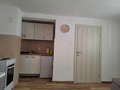 virtuve, Oaza Apartment Goransko Plužine (Oaza Apartment Goransko Pluzine) in Nedajno