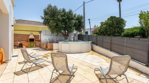 บริการและสิ่งอำนวยความสะดวก, Bright 3BDR House with Pool by Lovelystay in มอนเตกาเนลาส