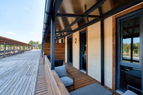 Готель в Сімейному Екопарку Ясногородка (Готель в Сімеиному Екопарку Ясногородка) in Buzova