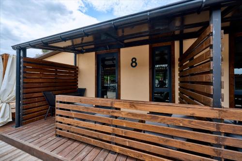 Готель в Сімейному Екопарку Ясногородка (Готель в Сімеиному Екопарку Ясногородка) in Buzova