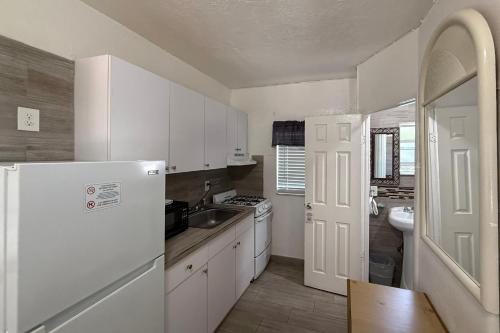 Richards Motel Extended Stay in Hallandale Beach, USA