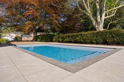 Πισίνα, The Nest - countryside apartment in Spalding with outdoor heated pool in Σπάλντινγκ