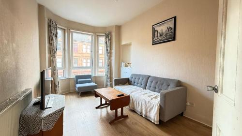 Glasgow One Bedroom Flat close to city centre and all amenities in North Glasgow