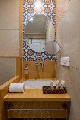 Deluxe Room image 1
