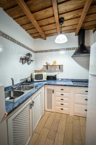 keuken, Casa Rural La Barquilla in Valverde Del Fresno