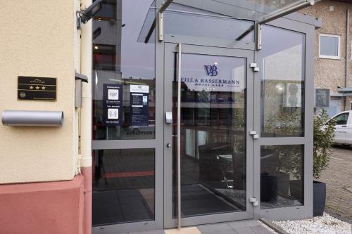 外部景觀, Hotel Villa-Bassermann, stilvoll, 2 Min zum Schloss, schnelles WLAN & Parkplatz in 施韋青根