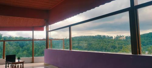 Sky View Resort in Sengadu