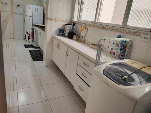 Apartamento no Guaruja lindo e a 300 metros da praia da enseada - image 3