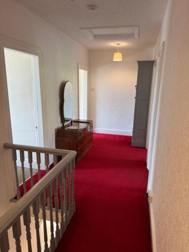 Viesnīcas āriene, Large Traditional, Sleeps 8, 2 Baths, Train, Tram, Pubs, Market, Hucknall in Hucknall