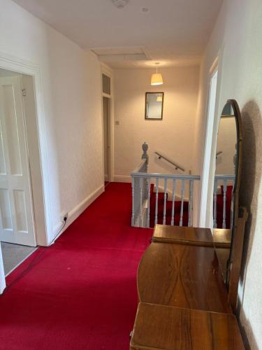 Viesnīcas āriene, Large Traditional, Sleeps 8, 2 Baths, Train, Tram, Pubs, Market, Hucknall in Hucknall