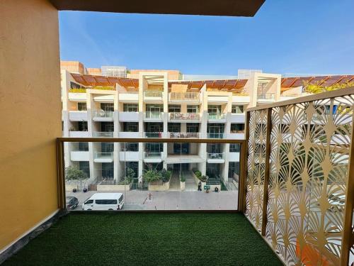 Exclusive Retreat and Spacious Unit in JVC, Dubai (photo 2)