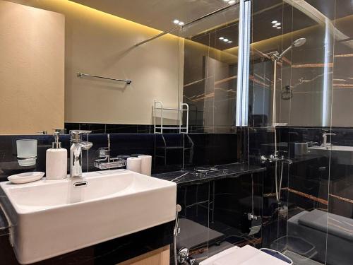 Exclusive Retreat and Spacious Unit in JVC, Dubai (photo 8)