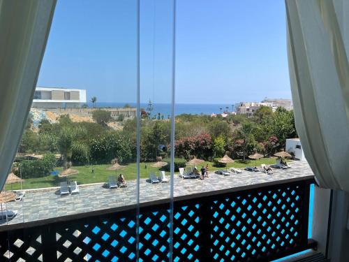 Modern apartment with spectacular water view in Cabo Negro