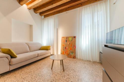 San Tommaso Rialto Terrace Apt - image 12