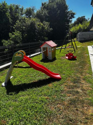 Moderno appartamento vista sul lago Maggiore in San Martino