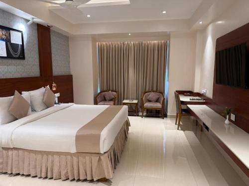 Hotel The Plaza in Hyderabad