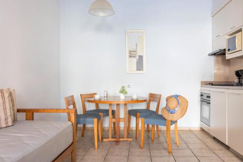 One-Bedroom Apartment image 10