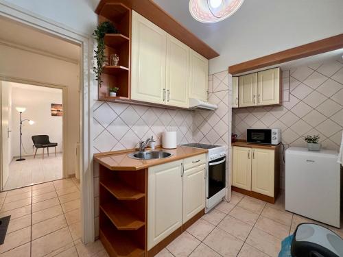 CalvinForumGreatChurchMainSquare in Debrecen Downtown