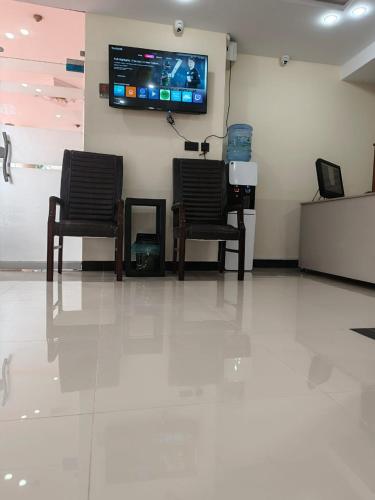 Hotel Lavish Inn - image 4