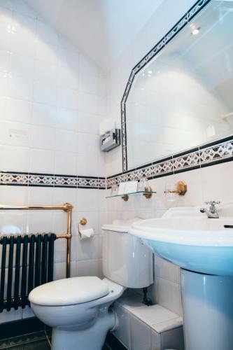 Double Room image 1
