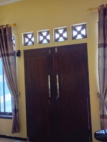 River Cliff villa in Sumbermujur