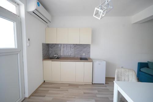 مطبخ, Le Nina Apartments-Delux and Studio in Strumica