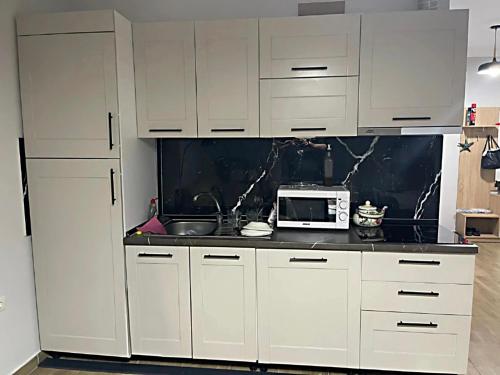 廚房, Niko's Apartment in 薩克斯