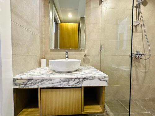 Cozy Haven High Rise Balcony and Upscale Furnished, Dubai (photo 2)