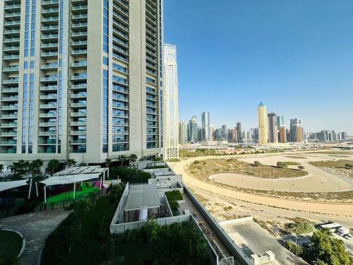 Cozy Haven High Rise Balcony and Upscale Furnished, Dubai (photo 4)