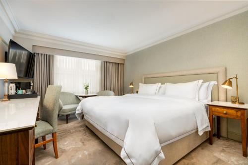 Signature King room in Brooks Hotel