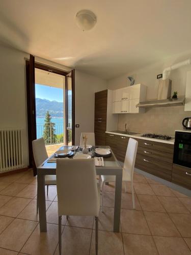 Regina Lake Como Condo in Dorio