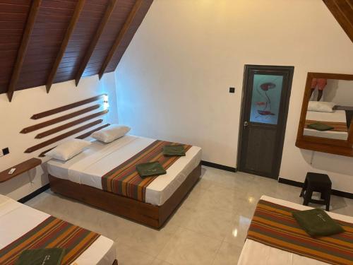 Deluxe Family Room image 9
