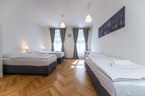 Four-Bedroom Deluxe Apartment image 1