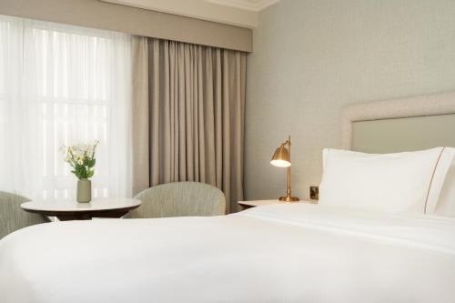 Brooks Hotel - image 2