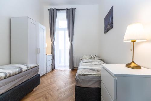 Four-Bedroom Apartment with Balcony  image 8