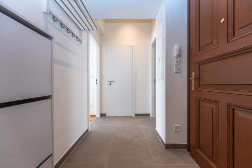 Four-Bedroom Deluxe Apartment image 9