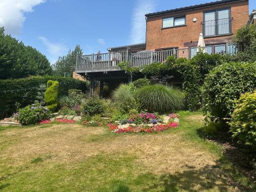 The Garden Apartment, Near Airport & City, Manchester (photo 9)