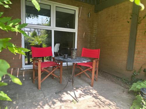 The Garden Apartment, Near Airport & City, Manchester (photo 7)