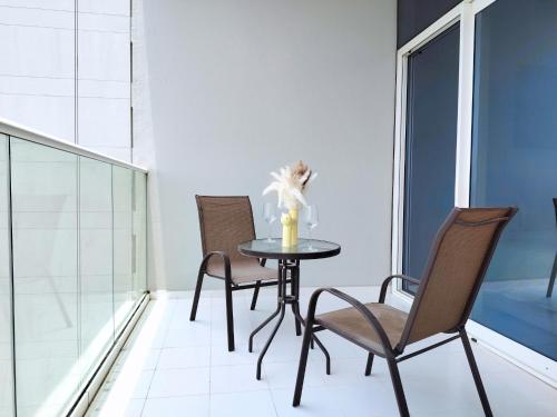 Burj View 2BR Near Dubai Mall Fast Wi-Fi Balcony, Dubaj (fotografie 7)