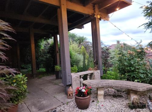 The Garden Apartment, Near Airport & City, Manchester (photo 4)