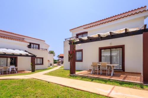 Nuramar Aparthotel